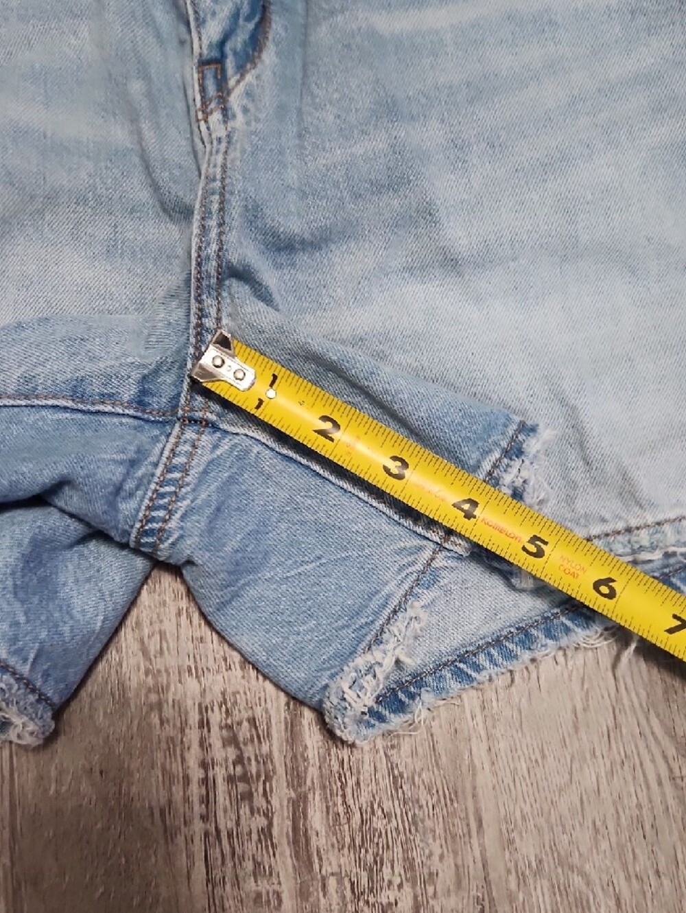 American Eagle Outfitters Light Wash Distressed High-Rise Denim Shorts - Picture 8 of 9